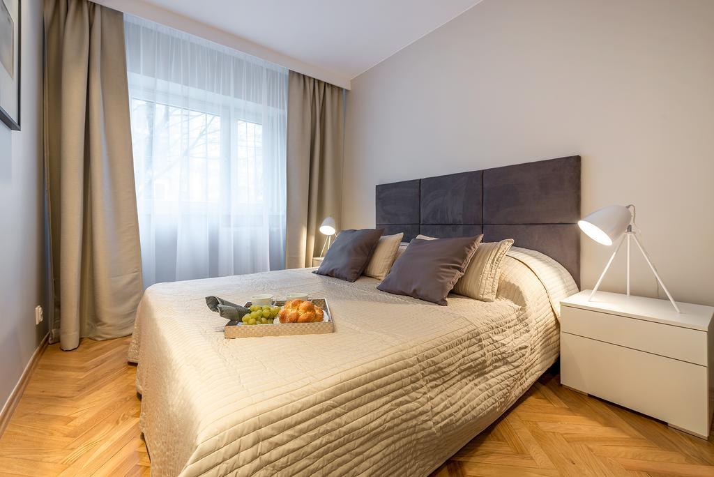 P&O Apartments Emilii Plater Warsaw Room photo